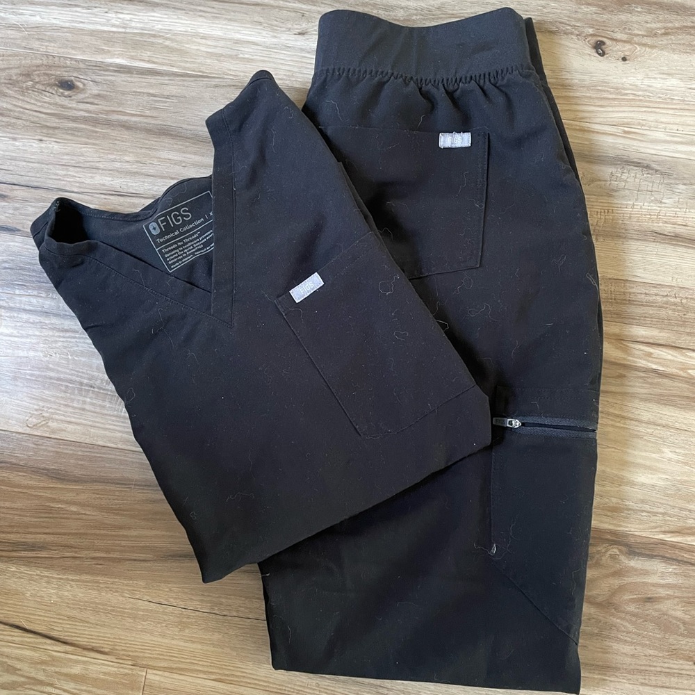 Black Figs Scrubs
